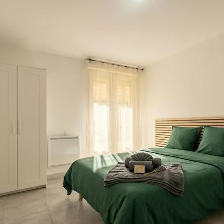 Lägenhet Le 84 - Grand T3 Climatise - Terrasse & Parking Prive Vienne (Isere)