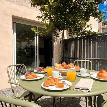 Le 84 - Grand T3 Climatise - Terrasse & Parking Prive * Vienne (Isere)